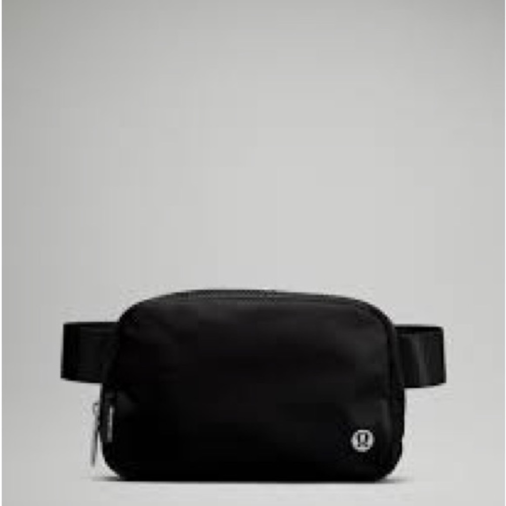 NWT Lululemon everywhere belt bag black